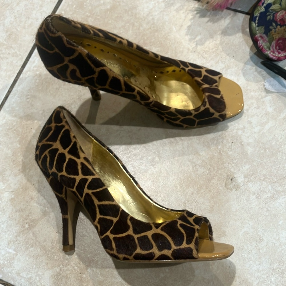 Bcbg cheetah print heels
